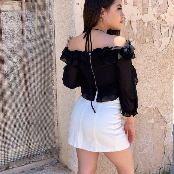 Black Ruffle Off the Shoulder Crop Top Size Large NWT - Picture 4 of 10